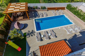 Гостиница Villa Vita  Каштел Камбеловац